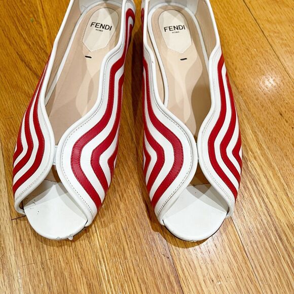 Fendi Peep Toe Summer Flats Womens Size 7.5 Red Leather Wave READ DESCRIPTION - Picture 5 of 15